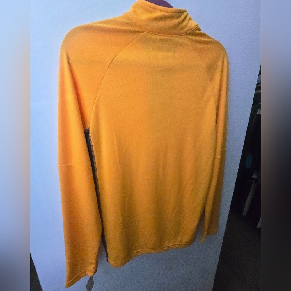Los Angeles Lakers Yellow and Gray Pullover - Picture 6 of 6